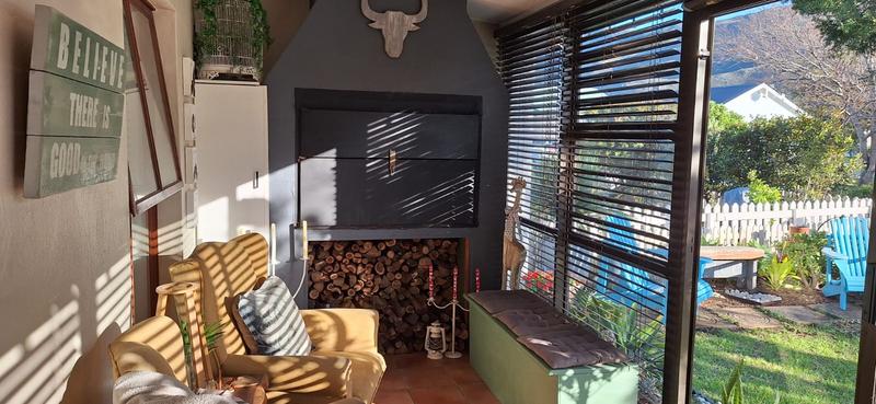 2 Bedroom Property for Sale in Sandbaai Western Cape